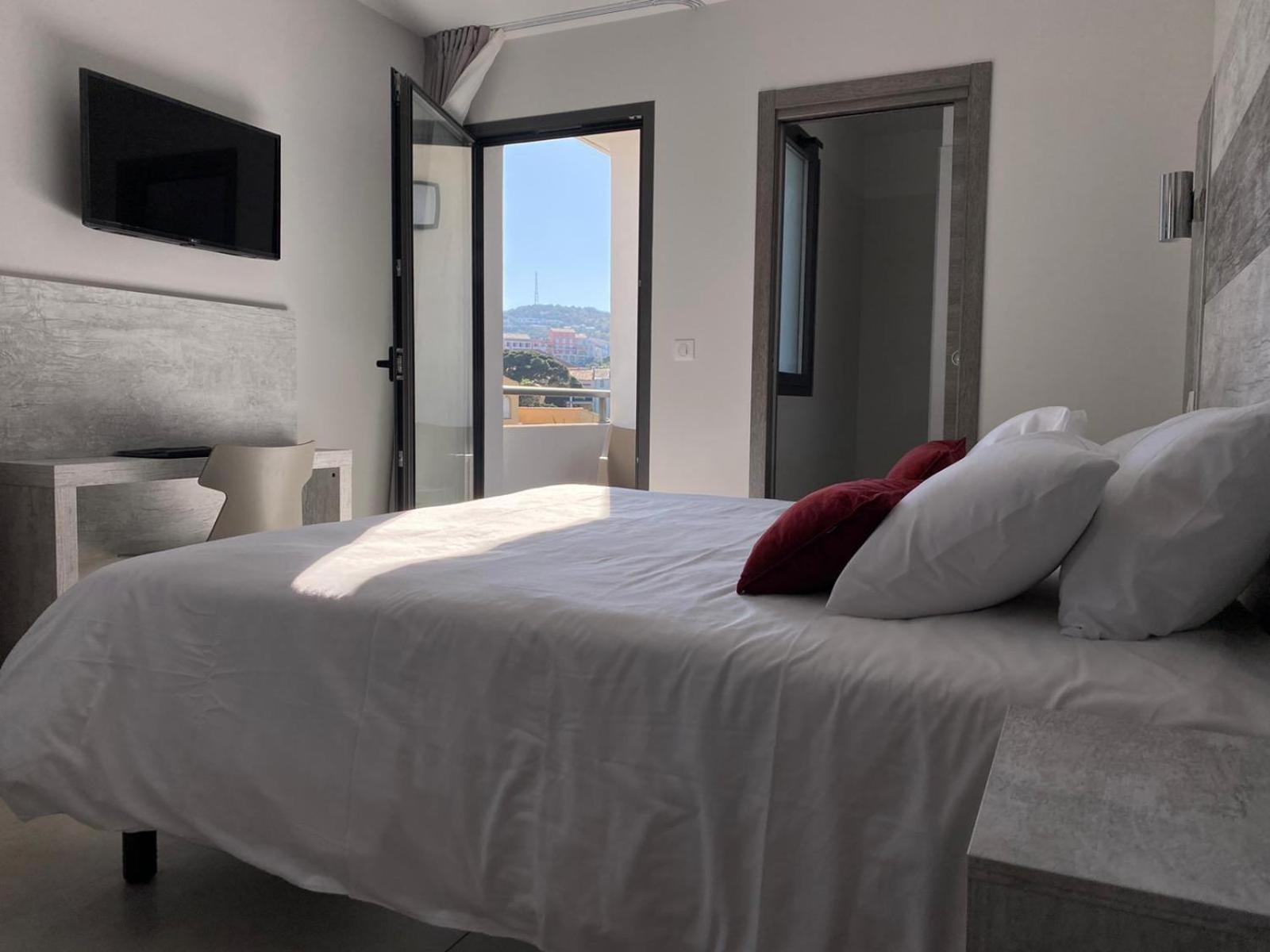 Hotel L'Isula Marina LʼÎle-Rousse Habitación foto